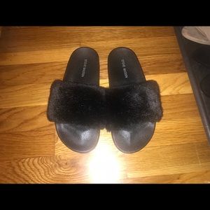Steve Madden fuzzy slides
